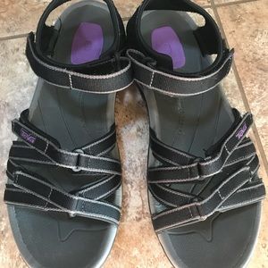 Teva women’s sandals size 9 black